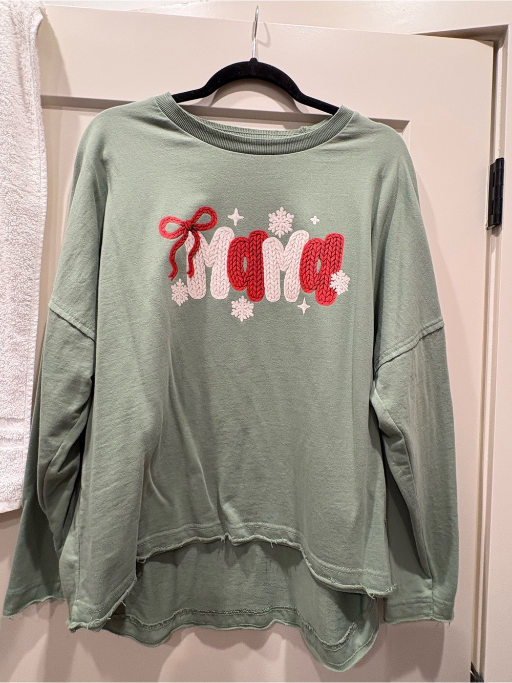Women’s “Mama” sweat shirt